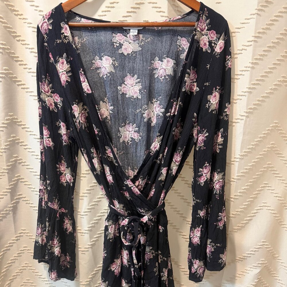 American Eagle Floral Romper Women’s V-Neck Tie Waist Boho Summer